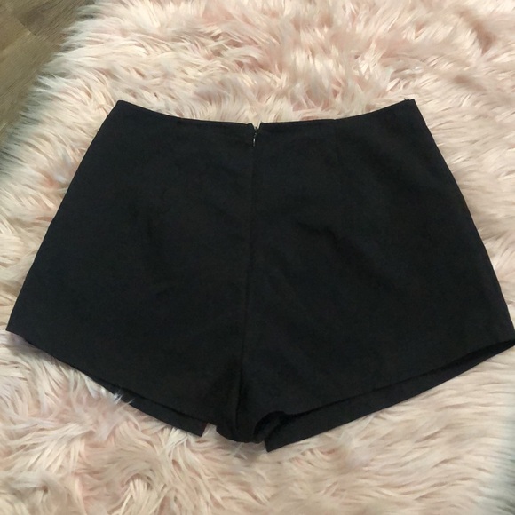Tobi black asymmetrical slit mini skirt skort - Picture 3 of 3